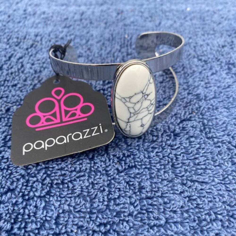 Paparazzi Quarry Queen White Bracelet